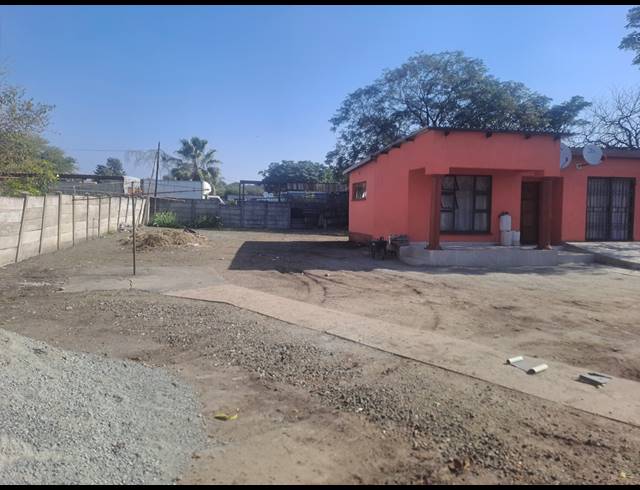 3 BEDROOM HOUSE FOR SALE IN OOS EINDE